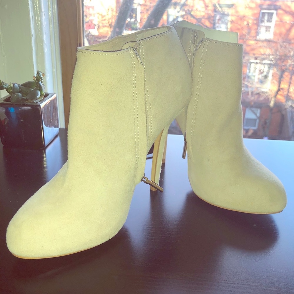 Victoria’s Secret Nude Suede Bootie Stiletto Heels